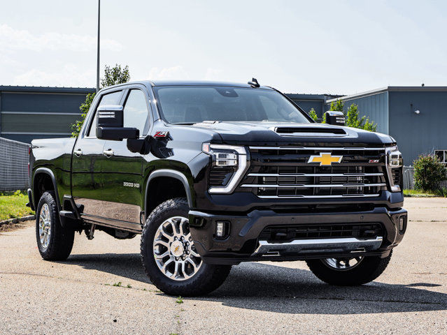 2025 Chevrolet Silverado 3500HD LT in Cars & Trucks in Strathcona County - Image 2