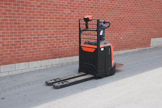 Brand-New Electric Pallet Jack with Stand-up Platform  in Heavy Equipment in Mississauga / Peel Region - Image 2