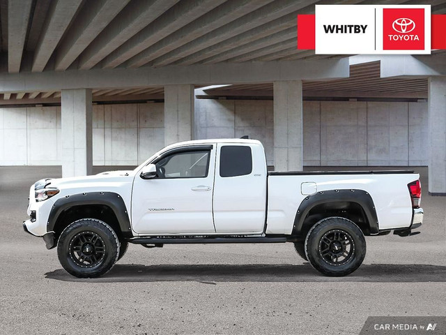 2018 Toyota Tacoma SR5 4WD 2.7L / Air Conditioning / Parking Cam in Cars & Trucks in Oshawa / Durham Region - Image 4