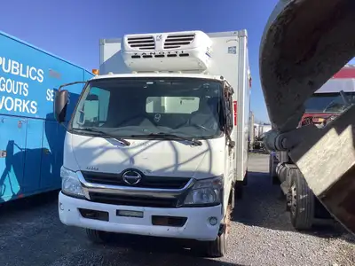 Heavy truck / Camion lourd - # STOCK: GX-30930 2018 HINO 195 CAMION HINO, 195 2018,MOTEUR DIESEL J05...