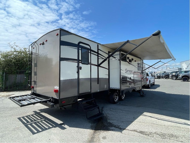 2016 Ram 3500 Forest River Surveyor 296BH RV Travel Trailer in Cars & Trucks in Delta/Surrey/Langley - Image 3