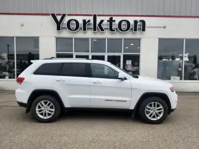 Engine: V6 Cylinder Engine 3.6L L/100Km City: 12.7 L/100Km Hwy: 9.6 Safety Equipment Side Impact Bea...