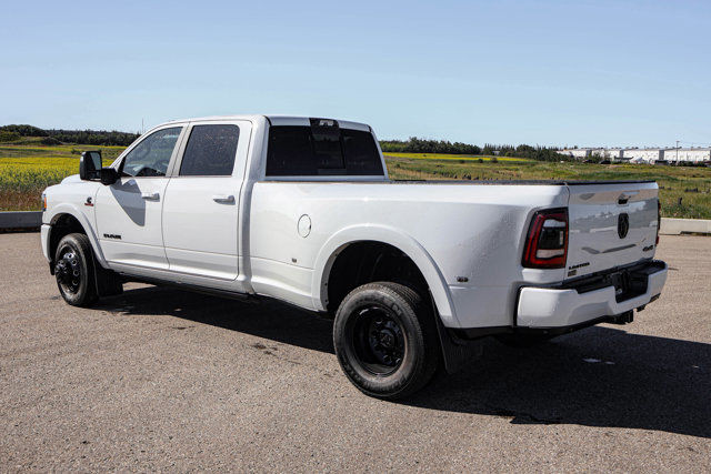2024 Ram 3500 LIMITED CREWCAB DUALLY 4X4 DIESEL LEATHER SUNROOF in Cars & Trucks in Strathcona County - Image 2