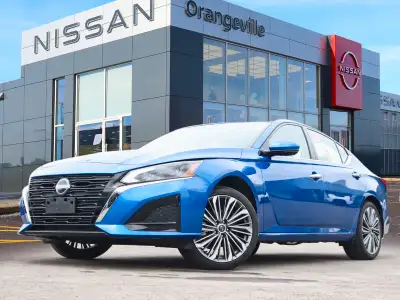 Nissan Company Demo Platinum Loaded w/Low Km's! 2025 Nissan Altima Platinum AWD The Boss of the Boul...