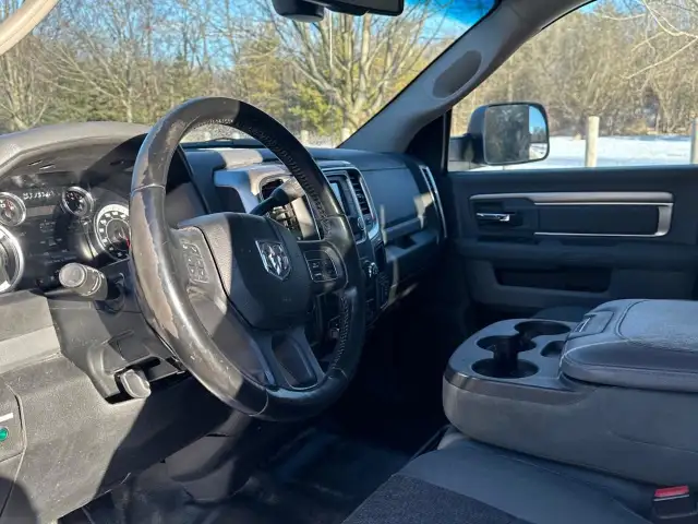2018 RAM 2500 SLT Hemi|| Crew Cab|| 2500!! in Cars & Trucks in Mississauga / Peel Region - Image 10