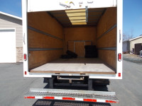 2019 Ford E450 Cube Van 6,2, V8, gas, auto, air, radio 16 ft freight box, roll up door Loading ramp,... (image 6)