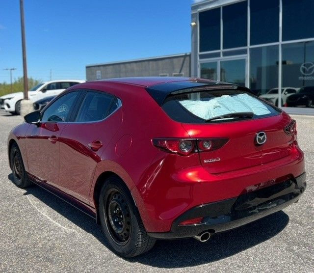 2019 Mazda Mazda3 Sport GS Auto FWD / 2 SETS OF TIRES dans Autos et camions  à Ottawa - Image 3