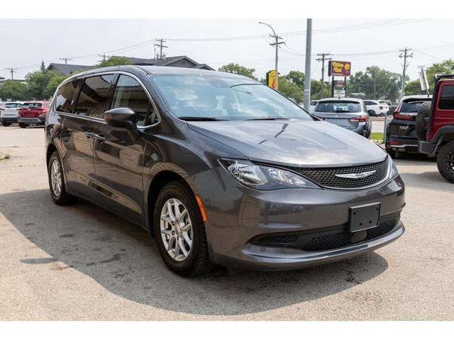 2023 Chrysler Grand Caravan SXT | HEATED SEATS/WHEEL | CARPLAY | in Cars & Trucks in Winnipeg - Image 2