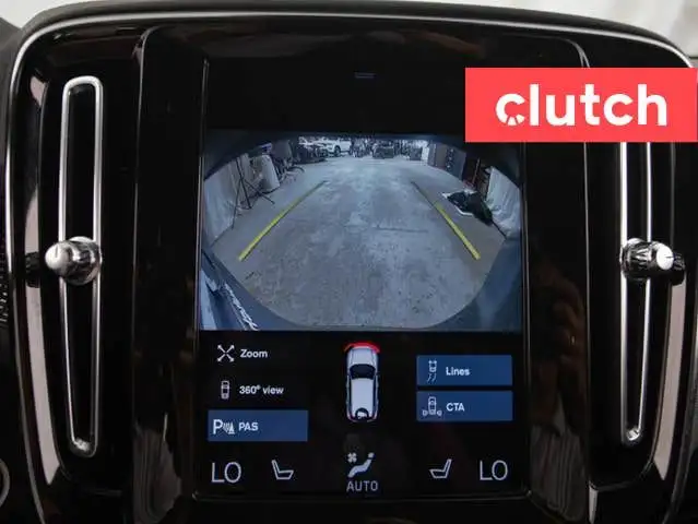 2021 Volvo XC40 T5 R-Design AWD w/ Apple CarPlay & Android Auto, in Cars & Trucks in Bedford - Image 33