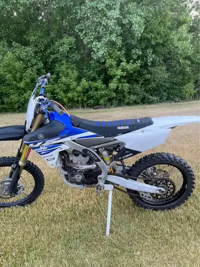 APPLY NOW: https://www.ridecollective.ca/get-pre-approved The 2016 Yamaha YZ250F is a high-performan...