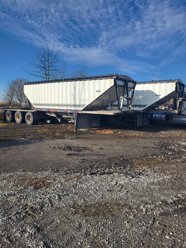 2001 DOEPKER SUPER B Classic Open End Grain Trailers in Farming Equipment in St. Catharines