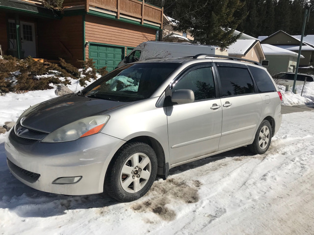 2008 Toyota Sienna LE in Cars & Trucks in Banff / Canmore