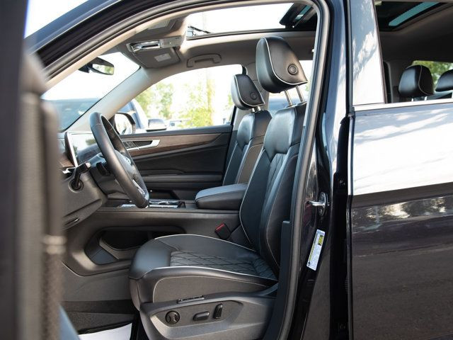2024 Volkswagen Atlas Execline AWD, Harman/Kardon, HUD in Cars & Trucks in Calgary - Image 2