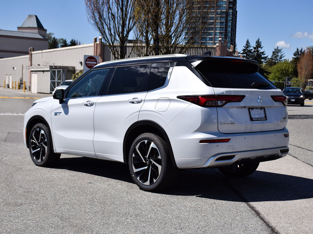 2024 Mitsubishi Outlander PHEV GT Premium - Massage Seats, Navig in Cars & Trucks in Burnaby/New Westminster - Image 3