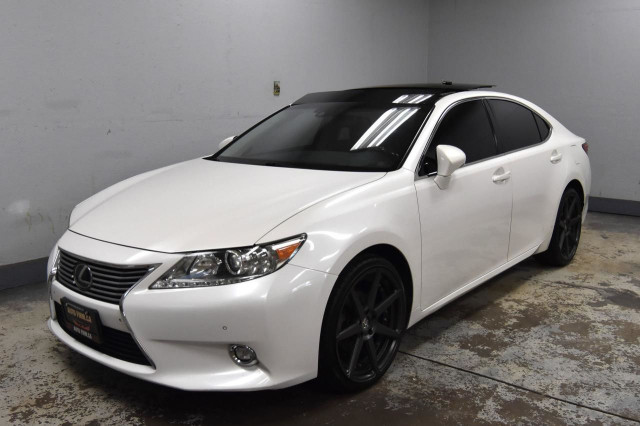 2015 Lexus ES 350 in Cars & Trucks in Kitchener / Waterloo - Image 2