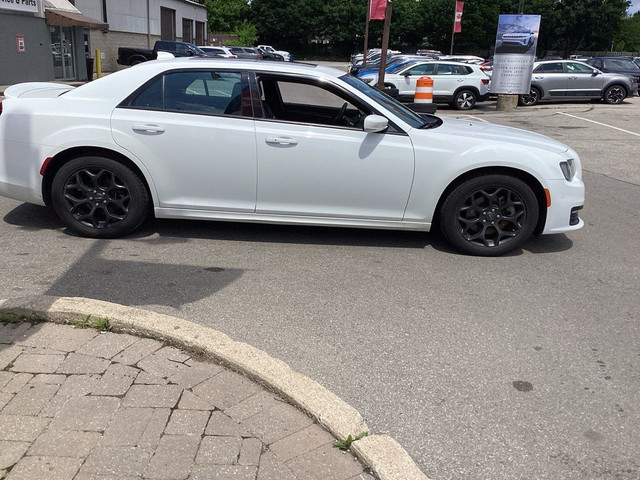 2022 Chrysler 300 300S AWD, LEATHER, SUNROOF, NAVIGATION in Cars & Trucks in Oakville / Halton Region - Image 4