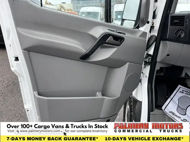 2017 Mercedes-Benz Sprinter 2500 144" HIGH ROOF 4X4 +LOW RANGE dans Autos et camions dans Région de Mississauga/Peel - Image 29