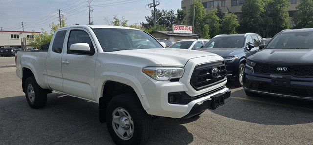 2020 Toyota Tacoma 4x4 Access Cab Automatic in Cars & Trucks in City of Toronto - Image 2