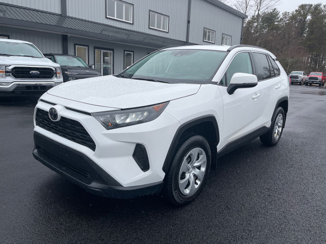 2020 Toyota RAV4 LE PRICED TO MOVE! BACKUP CAM! CALL NOW! in Cars & Trucks in Annapolis Valley - Image 2