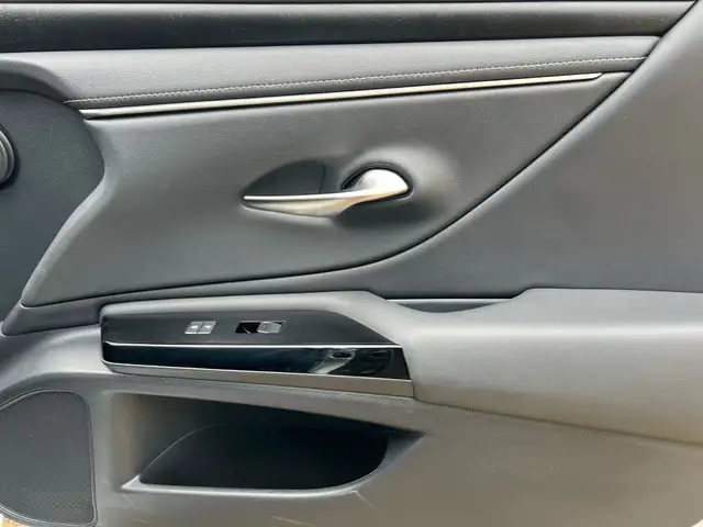 2022 Lexus ES 300h HYBRID REAR VIEW CAMERA SUNROOF NAVI BSM LKA in Cars & Trucks in City of Toronto - Image 17