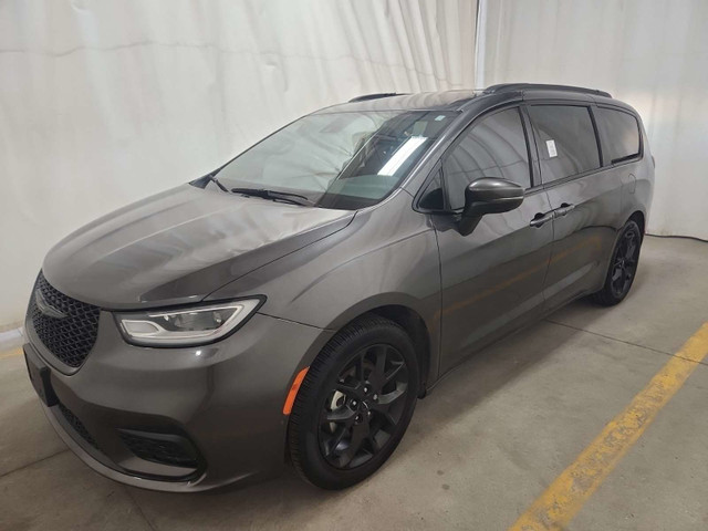 2023 Chrysler Pacifica Touring-L TOURING-L/APPEARANCE/LEATHER... in Cars & Trucks in Belleville