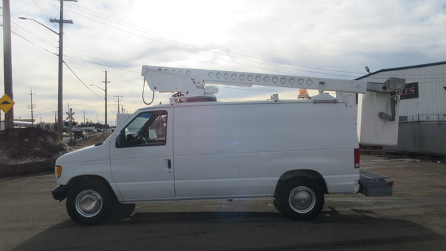 1999 Ford Econoline Cargo Van BUCKET VAN in Cars & Trucks in Edmonton