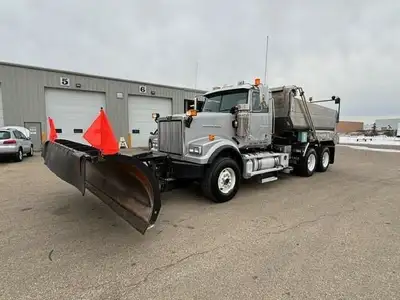 2015 Western Star 4900 SF T/A Sander/ Plow/ Dump Box Length14 Ft, 144in. Frt Plow, Drivers Side Sand...