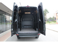 4X4!!! - RARE FIND BLACK ON BLACK 4X4!!! 2021 MERCEDES SPRINTER 2500 -- 144 - HIGH ROOF --4X4 -- 3 P... (image 6)