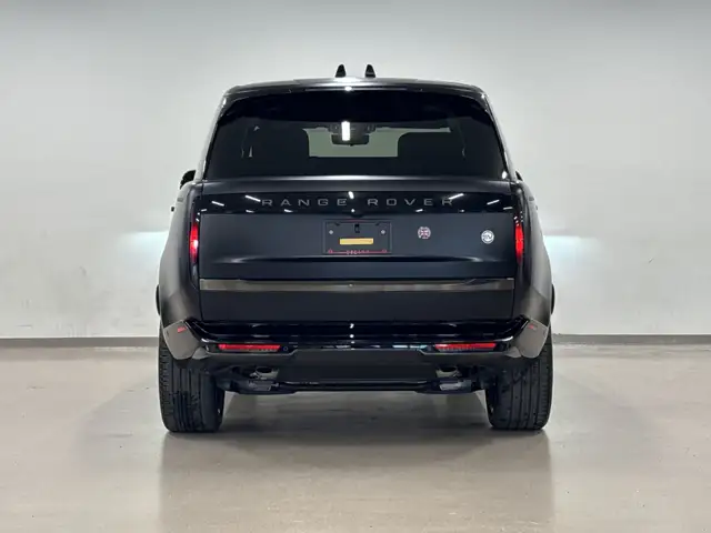2023 Land Rover NEW RANGE ROVER P530 SV SWB in Cars & Trucks in City of Montréal - Image 8