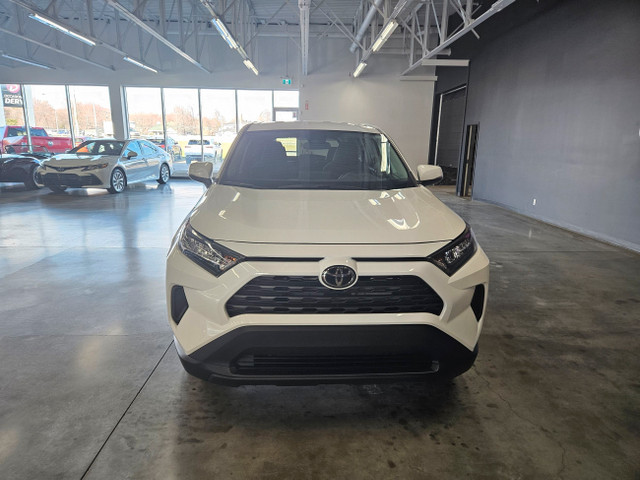 2022 Toyota RAV4 LE BLANC AWD SIÈGES CHAUFFANTS CAMÉRA DE RECUL in Cars & Trucks in Saint-Jean-sur-Richelieu - Image 3