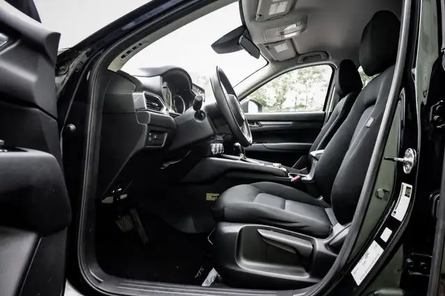 2019 Mazda CX-5 GX • HEATED SEATS • CP/AA • ACTIVE BRAKE ASSIST in Cars & Trucks in Ottawa - Image 28