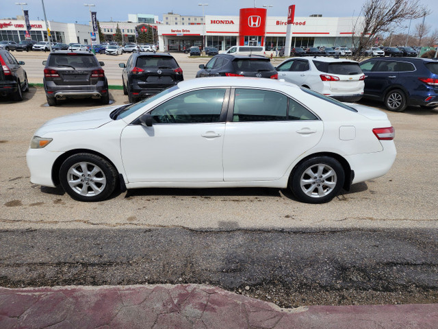 2011 Toyota Camry LE in Cars & Trucks in Winnipeg - Image 4
