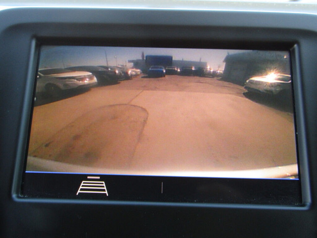 2021 Chevrolet Equinox LT w-1LT AWD B.CAM/H.SEATS/COLLISION ALER in Cars & Trucks in Calgary - Image 4