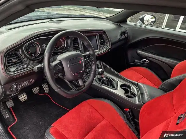 2023 Dodge Challenger Scat Pack 392 Widebody Manual 485HP in Cars & Trucks in St. Albert - Image 17