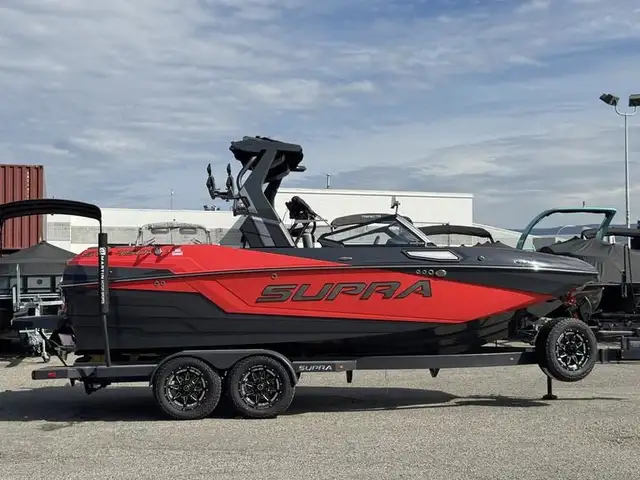 2025 Supra SV 450 in Powerboats & Motorboats in Saskatoon - Image 2