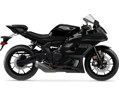YAMAHA YZF-R7 2025 Comblant l’écart entre l’YZF-R3 d’entrée de gamme et la toute nouvelle YZF-R9 l'Y...