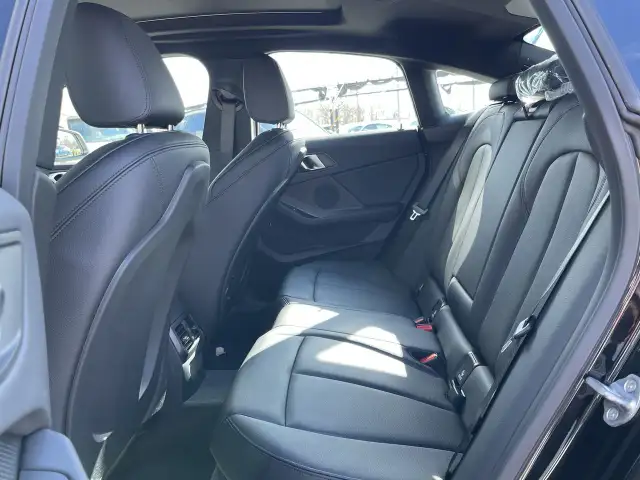 2024 BMW 2 Series dans Autos et camions dans Calgary - Image 32