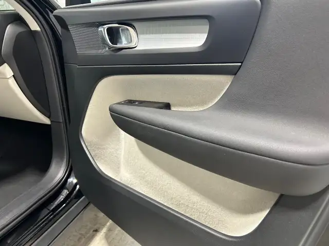 2021 Volvo XC40 Momentum T5 AWD Toit Panoramique Cuir Mags in Cars & Trucks in Shawinigan - Image 24