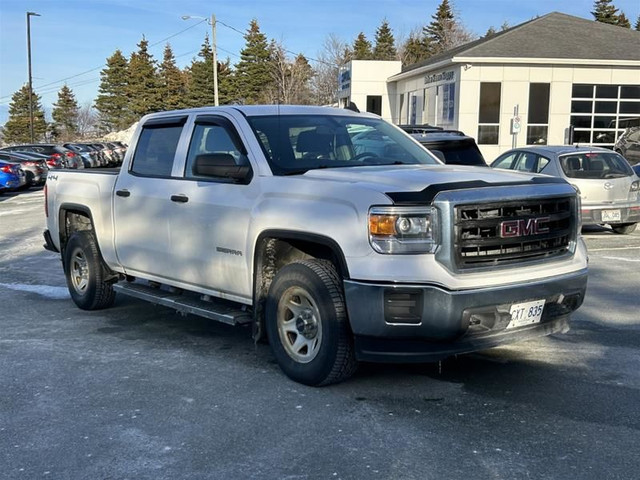 2015 GMC Sierra 1500 Crew 4x4 Base / Short Box in Cars & Trucks in St. John's - Image 3