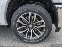 This Ram 1500 delivers a Twin Turbo Premium Unleaded I-6 3.0 L/183 engine powering this Automatic tr... (image 9)