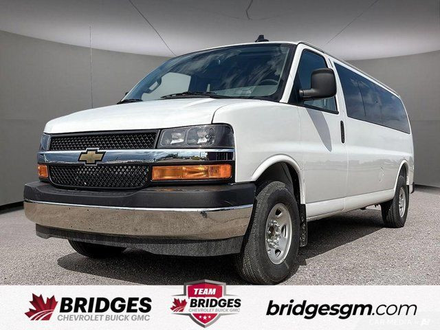2025 Chevrolet Express Passenger LT | Backup Camera in Cars & Trucks in Saskatoon