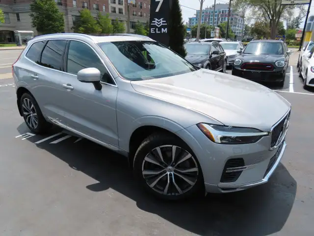 2022 Volvo XC60 Recharge T8 eAWD PHEV Inscription Expression - L dans Autos et camions dans Région d’Oakville/Halton - Image 6
