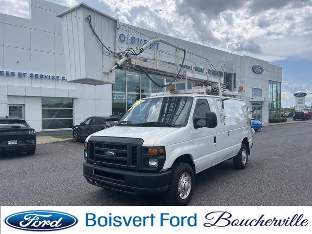 2012 Ford E-350 E-350 Super renforcé commercial Ford Econoline C in Cars & Trucks in Longueuil / South Shore