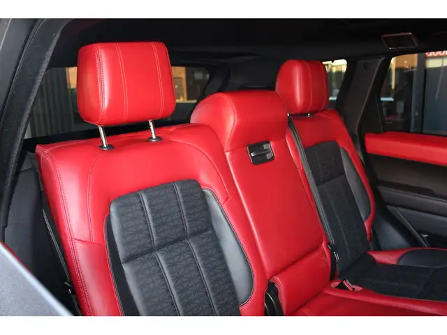 2019 Land Rover Range Rover Sport AUTOBIOGRAPHY - BLACK ON RED - dans Autos et camions dans Ville de Toronto - Image 31