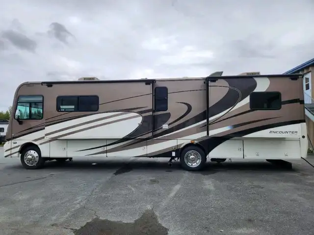 2014 Coachmen Encounter 36KS in RVs & Motorhomes in Thetford Mines - Image 10