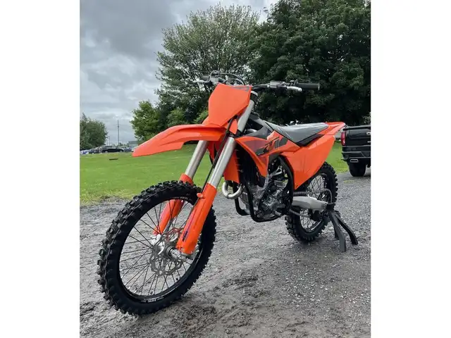 2025 KTM 250 SX-F in Dirt Bikes & Motocross in Granby - Image 6