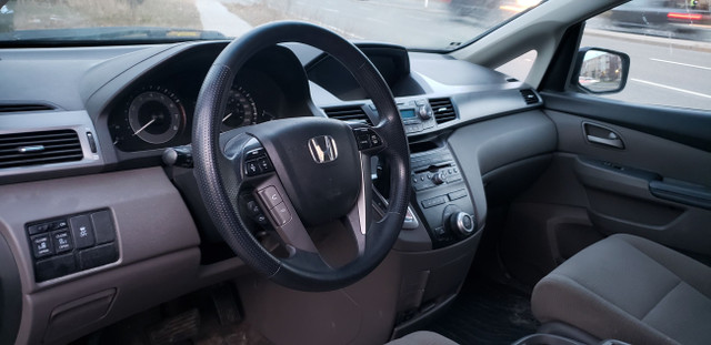 2011 Honda Odyssey EX MODEL !!! 8 PASSENGER !!! POWER SLIDING RE in Cars & Trucks in City of Toronto - Image 4