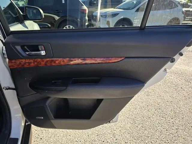 2012 Subaru Outback LIMITED in Cars & Trucks in Calgary - Image 23