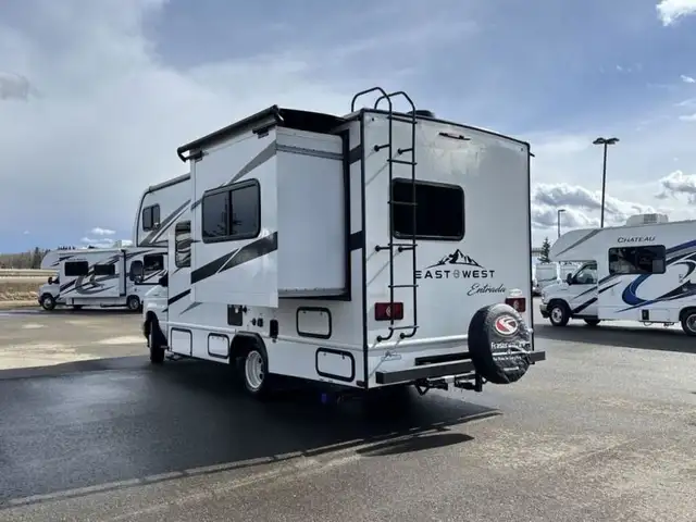 2023 EAST TO WEST Entrada 2200S in RVs & Motorhomes in Red Deer - Image 14