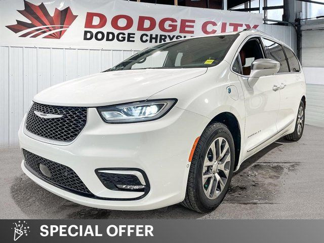 2024 Chrysler Pacifica Hybrid Pinnacle 2WD | Audible pedestrian in Cars & Trucks in Saskatoon